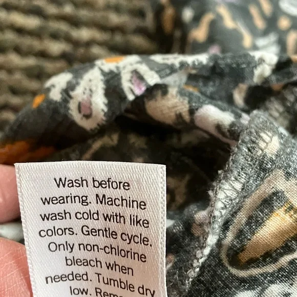 Sonoma women’s vneck sleeveless top size large like new - Picture 8 of 9